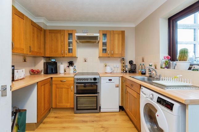 17, Westfield, Aylesbury photo 4