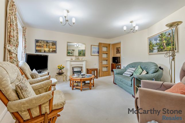 19 Cherrett Court, Ringwood Road, Ferndown photo 3