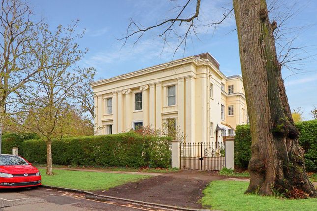 Flat to rent in Pittville Lawn, Cheltenham