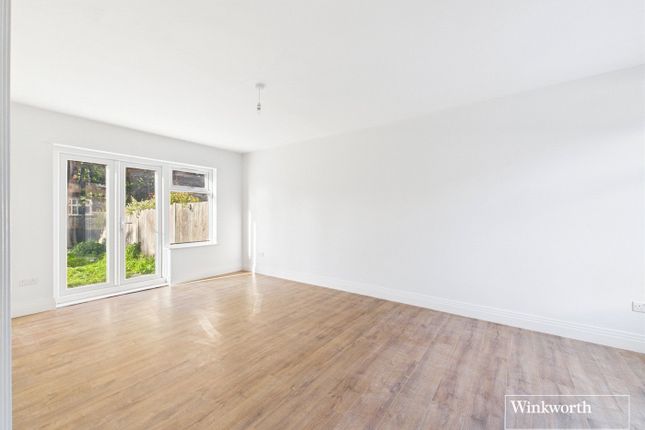 17, Ledway Drive, Middlesex photo 4