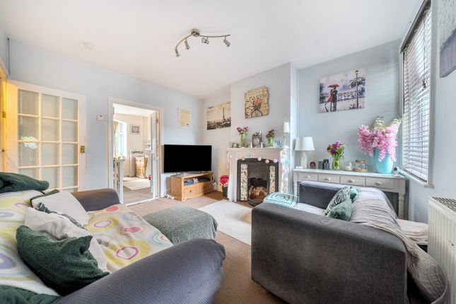 74, Beaumont Road, West Sussex photo 3