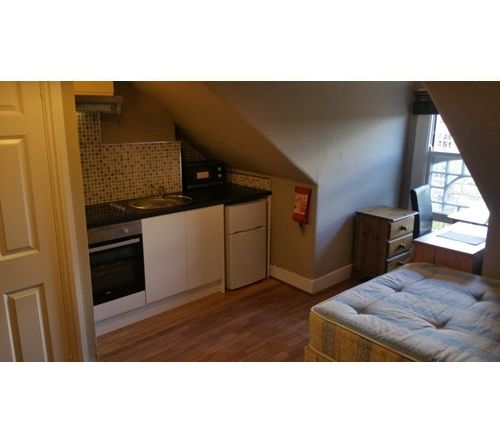 Thumbnail Studio to rent in Bedford Hill, London