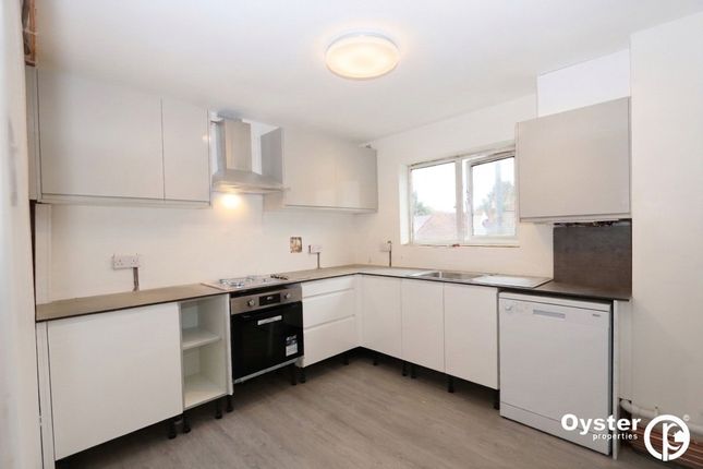 6 Concord Road, Enfield photo 2