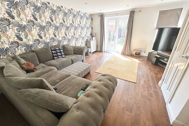 15, Chasewater Drive, Stoke-on-Trent photo 2