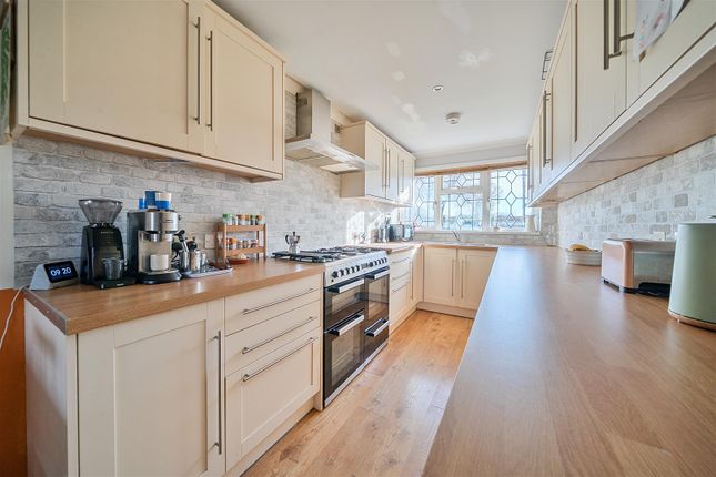 4, Mabey Close, Gosport photo 2