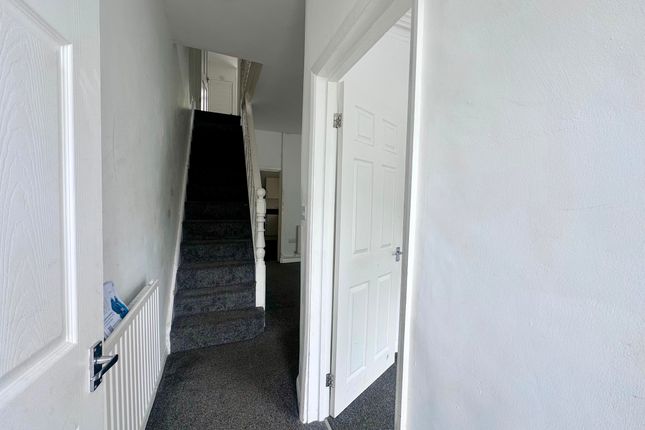 77 King Edward Street, Bridgend photo 4