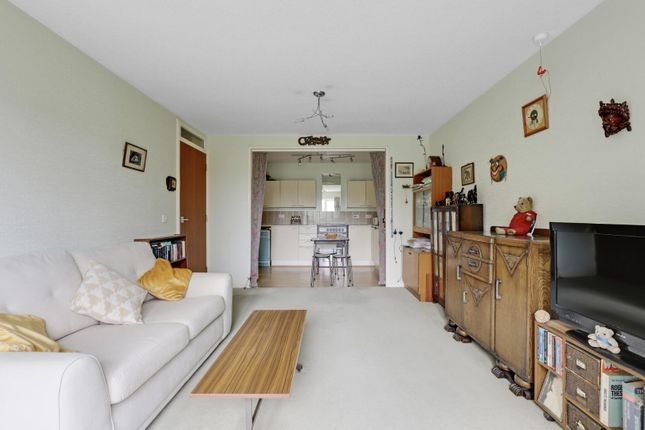 22a, Albemarle Lodge, London photo 3