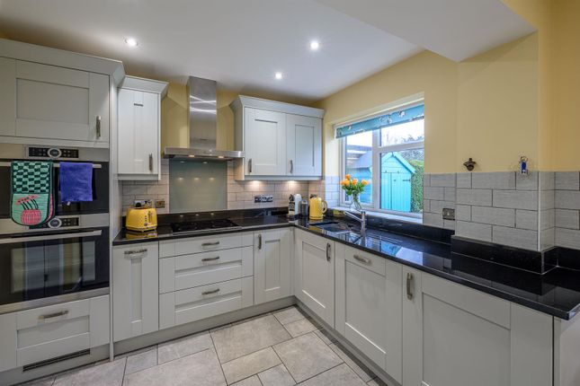 230, Standhills Road, Kingswinford photo 2