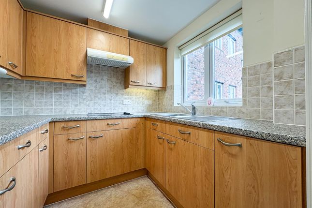 17, Beatty Court, Nantwich photo 3