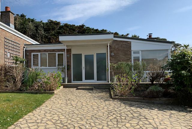 Thumbnail Terraced bungalow for sale in Treflan, Aberdovey