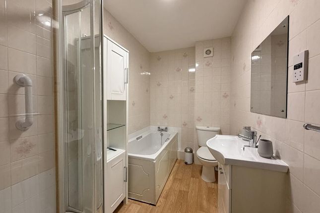 8 Princes Gardens, Bare Lane, Morecambe photo 4