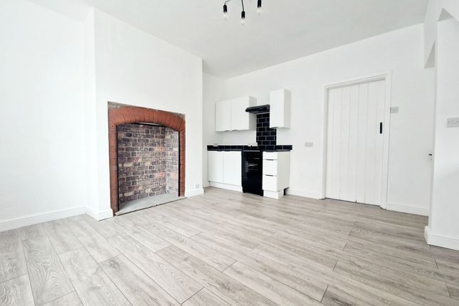 62 Whittaker Lane, Manchester photo 3
