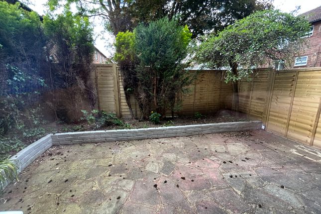 30, Orchard Way, Dorking photo 4