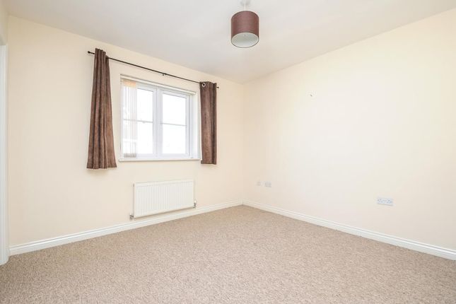 End terrace house to rent in Carterton, Oxfordshire