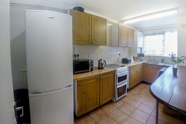 24, Marlborough Avenue, London photo 4