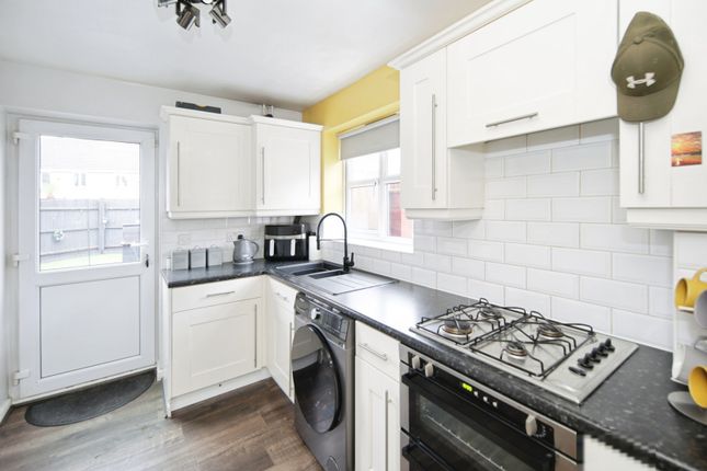 87, Hawksworth Crescent, Birmingham photo 4