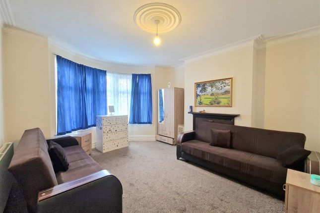 45, Dagmar Avenue, Wembley photo 2