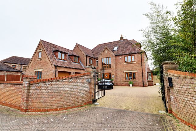 Detached house for sale in Waggoners Close, Scotter