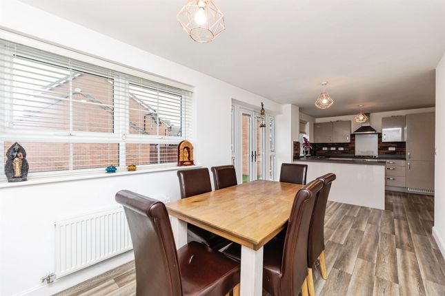 50, Perry Way, Leeds photo 4