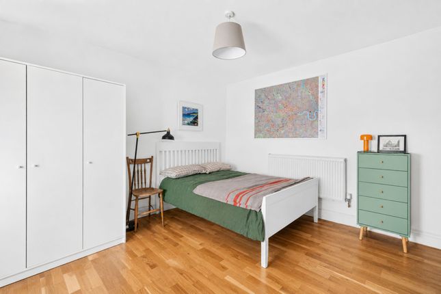 Flat 1, London photo 3
