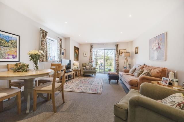 11, Acre End Close, Witney photo 4