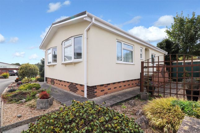 2-bed bungalow on 76, Mill on the Mole Residential Park, Devon, £130,000