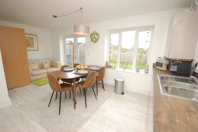 1, Somerset Fields, Farnham photo 4