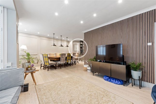 4, Ridge Close, London photo 4
