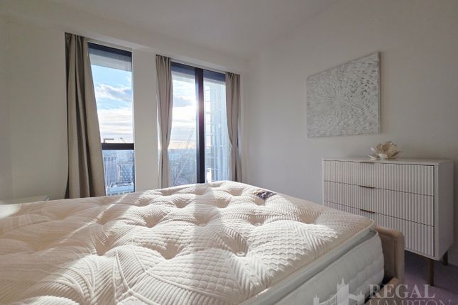 2706, City Tower, 1 Nine Elms Lane, London photo 3