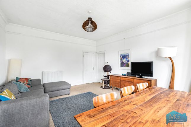 First Floor Flat, 18, Park View Road, London photo 4