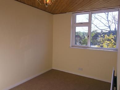 24 Tudor House, South Lynn Crescent, Bracknell photo 5