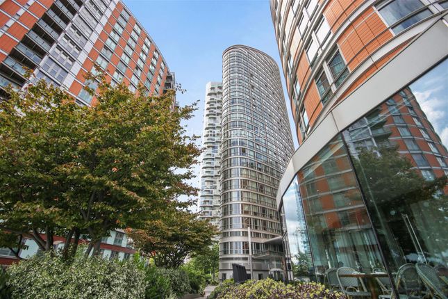 Flat for sale in Ontario Tower, Fairmont Avenue