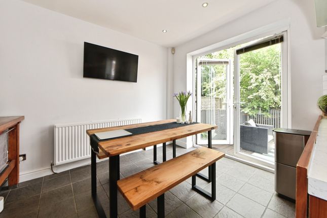23, Woodstock Road, Stockport photo 4