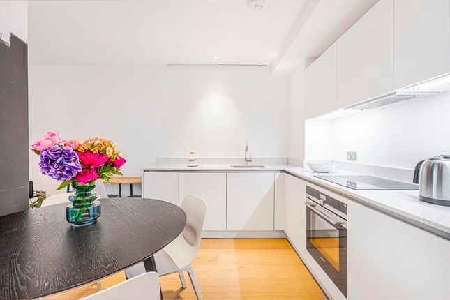 Thumbnail Flat to rent in Hill House, London