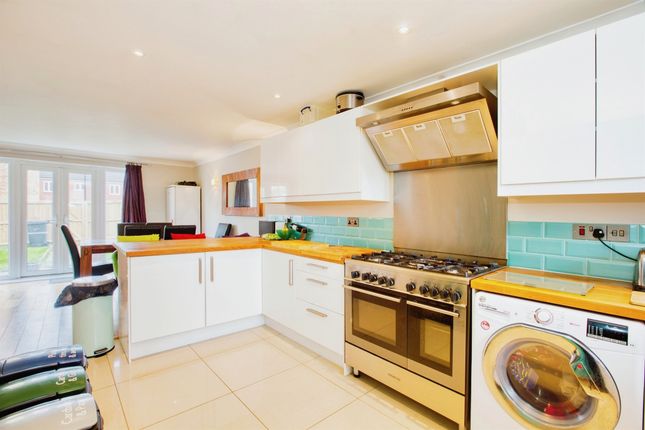 Thumbnail Town house for sale in Shrewsbury Road, Yeovil