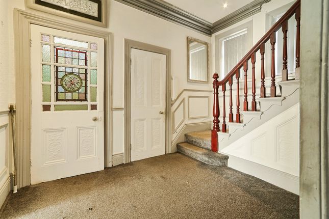 17, Pearson Lane, Bradford photo 3
