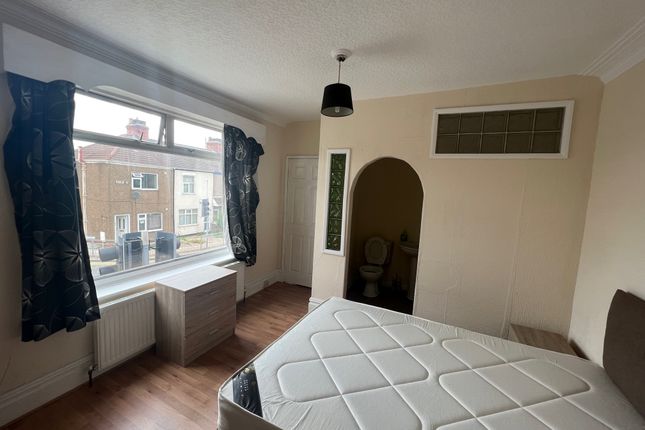 Room 5, 77, Ladysmith Road, Grimsby photo 2