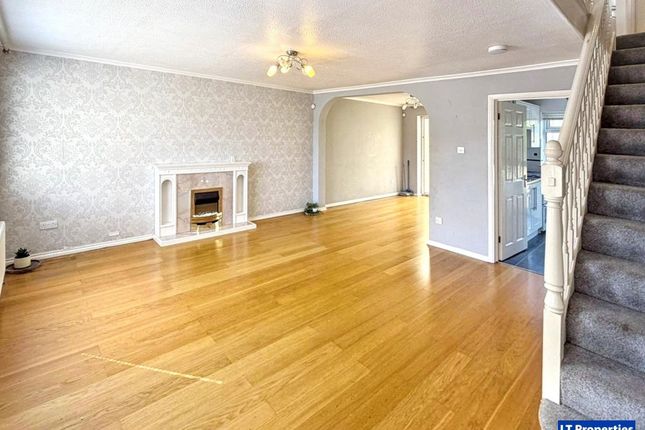 24 Oving Close, Luton photo 2