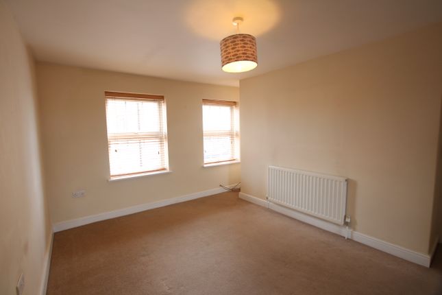 2b, Millstream Square, Sleaford photo 3