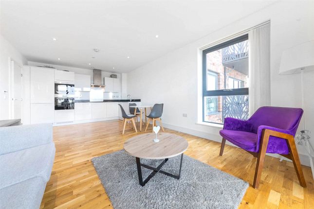 Thumbnail Flat for sale in Cityview Point, 139 Leven Road, London