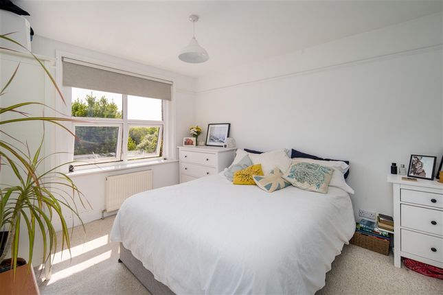 Clatterford Road, Newport photo 5