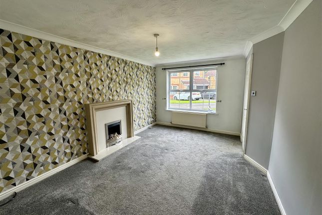 4, Raddive Close, Newton Aycliffe photo 2