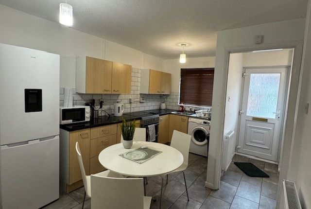 29, MILTON KEYNES photo 3