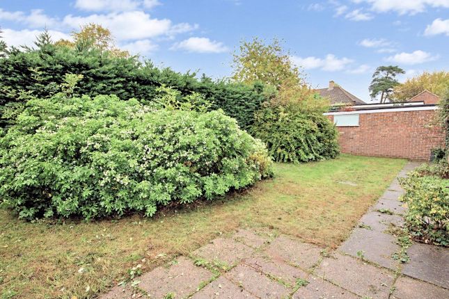 St. Georges Close, Toddington photo 3