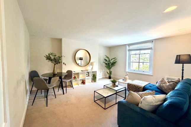 Clarendon Road, London photo 2