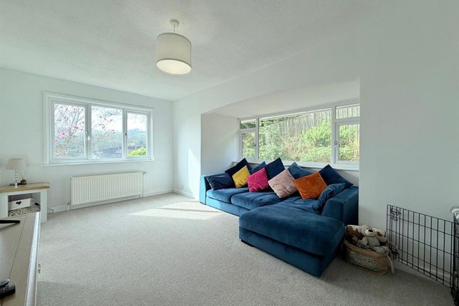 2, Broomhill, Tiverton photo 4