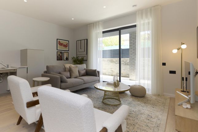 Flat 8,, Mapesbury Gardens, London photo 4