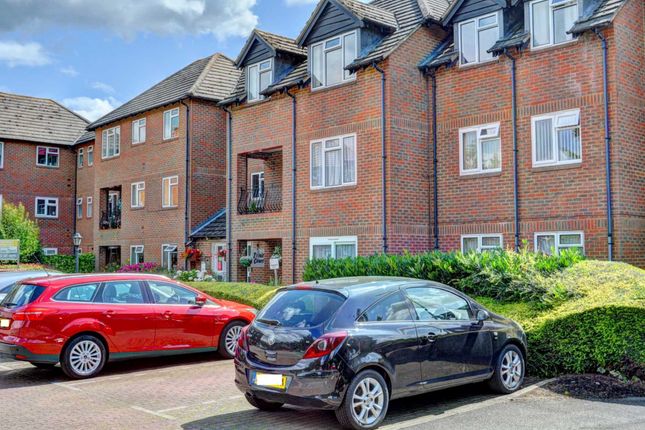 Flat for sale in Trinity Court, Marlow