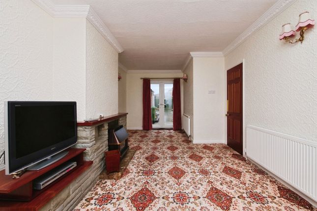 27, Elmpark Way, York photo 4