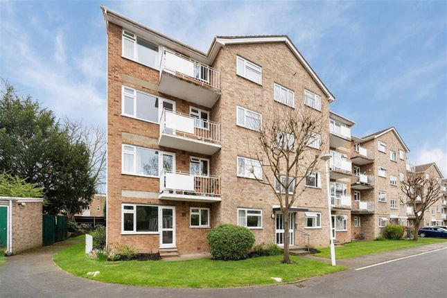 Flat for sale in Elton Close, Kingston Upon Thames